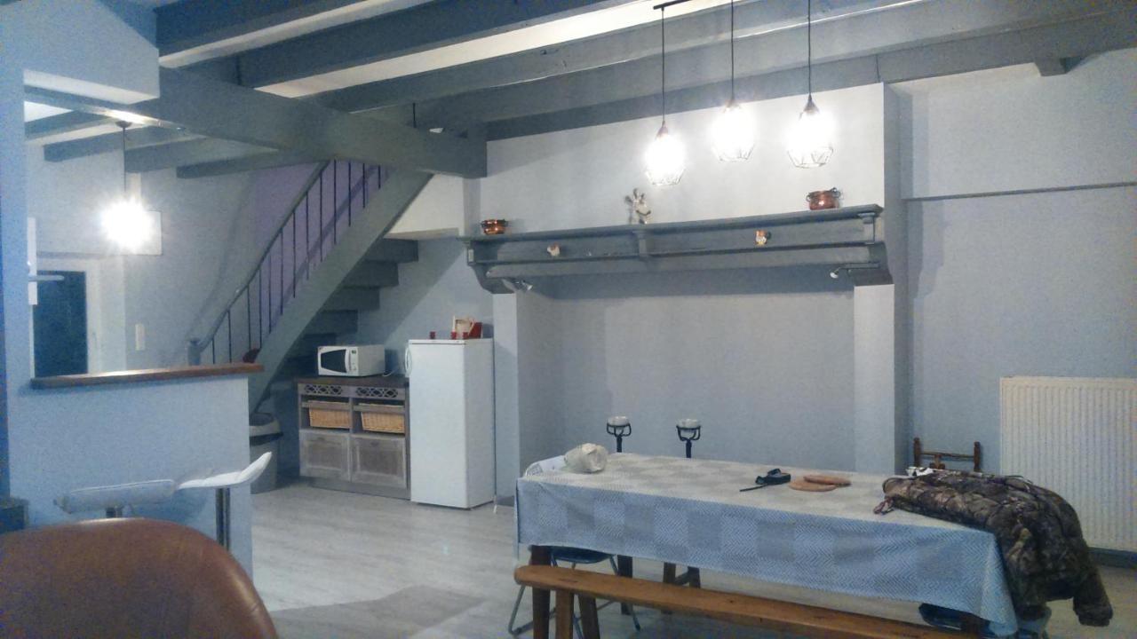 Maison A La Campagne Au Coeur Du Cantal Dept 15 Marmanhac Eksteriør bilde